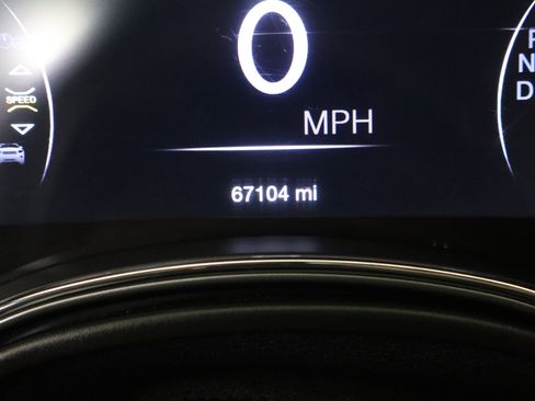 Used 2022 Jeep Grand Cherokee Limited image 19