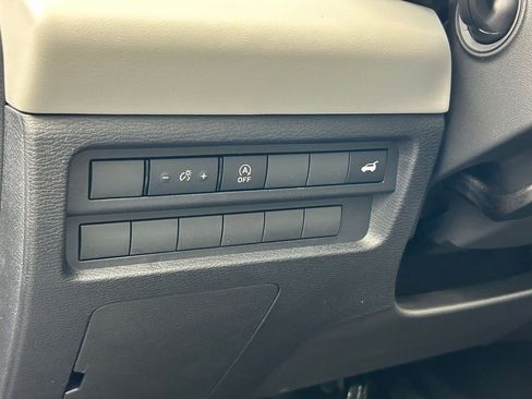 New 2026 Mitsubishi Outlander SE image 16