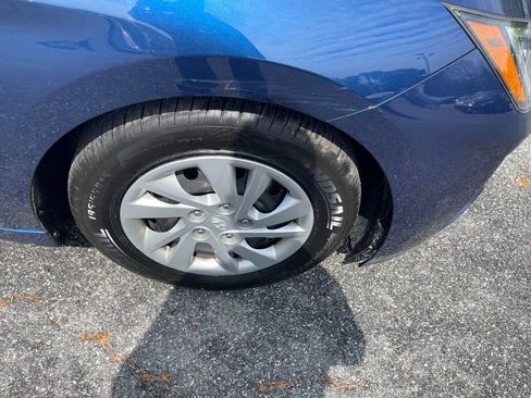 Used 2019 Hyundai Elantra SE FWD image 29