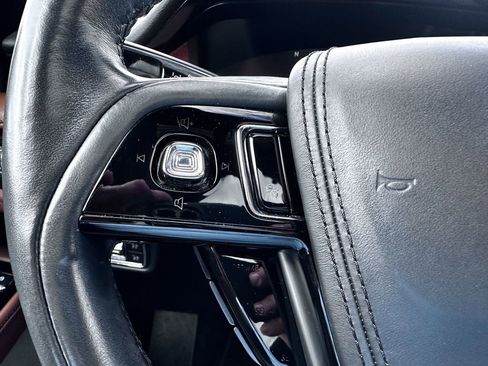 Used 2021 Lincoln Aviator Reserve w/ Equipment Group 202A image 21