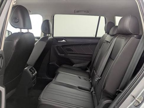 Used 2023 Volkswagen Tiguan SE FWD image 17