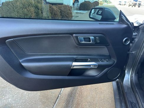 Used 2019 Ford Mustang Coupe image 10