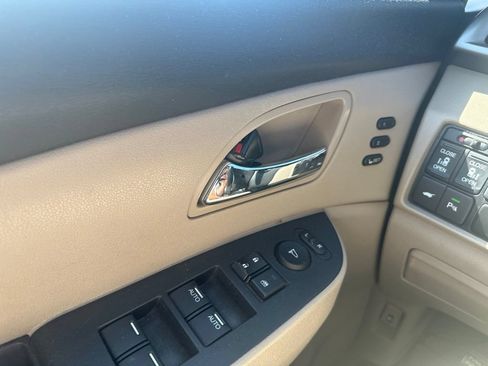 Used 2015 Honda Odyssey Touring Elite image 18