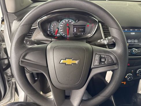Used 2018 Chevrolet Trax LS FWD image 23