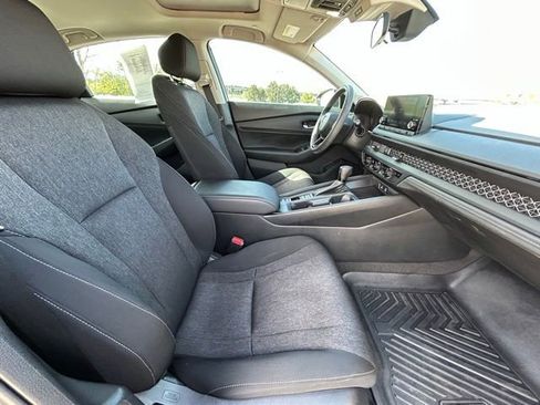 Used 2023 Honda Accord EX image 33