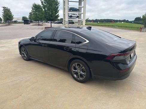 Used 2023 Honda Accord EX image 9