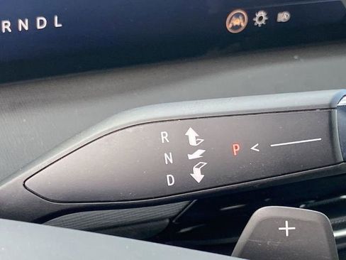 Used 2025 Buick Enclave Preferred image 12