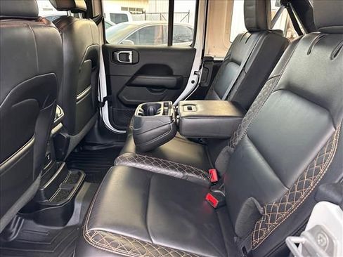 Used 2020 Jeep Wrangler Unlimited Sahara image 20