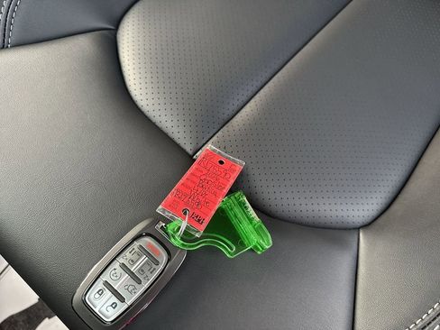 New 2026 Chrysler Pacifica Select image 30