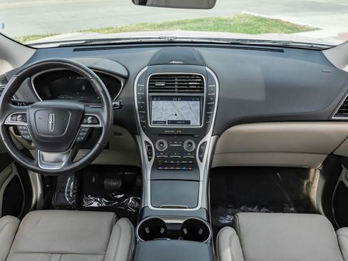 Used 2019 Lincoln Nautilus Reserve image 15