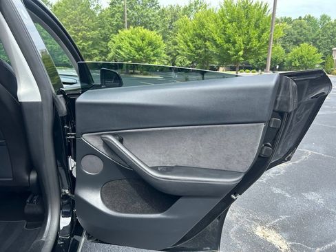 Used 2024 Tesla Model Y 2WD image 62