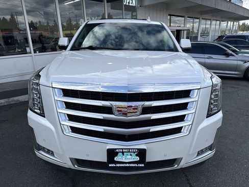 Used 2016 Cadillac Escalade Premium image 15