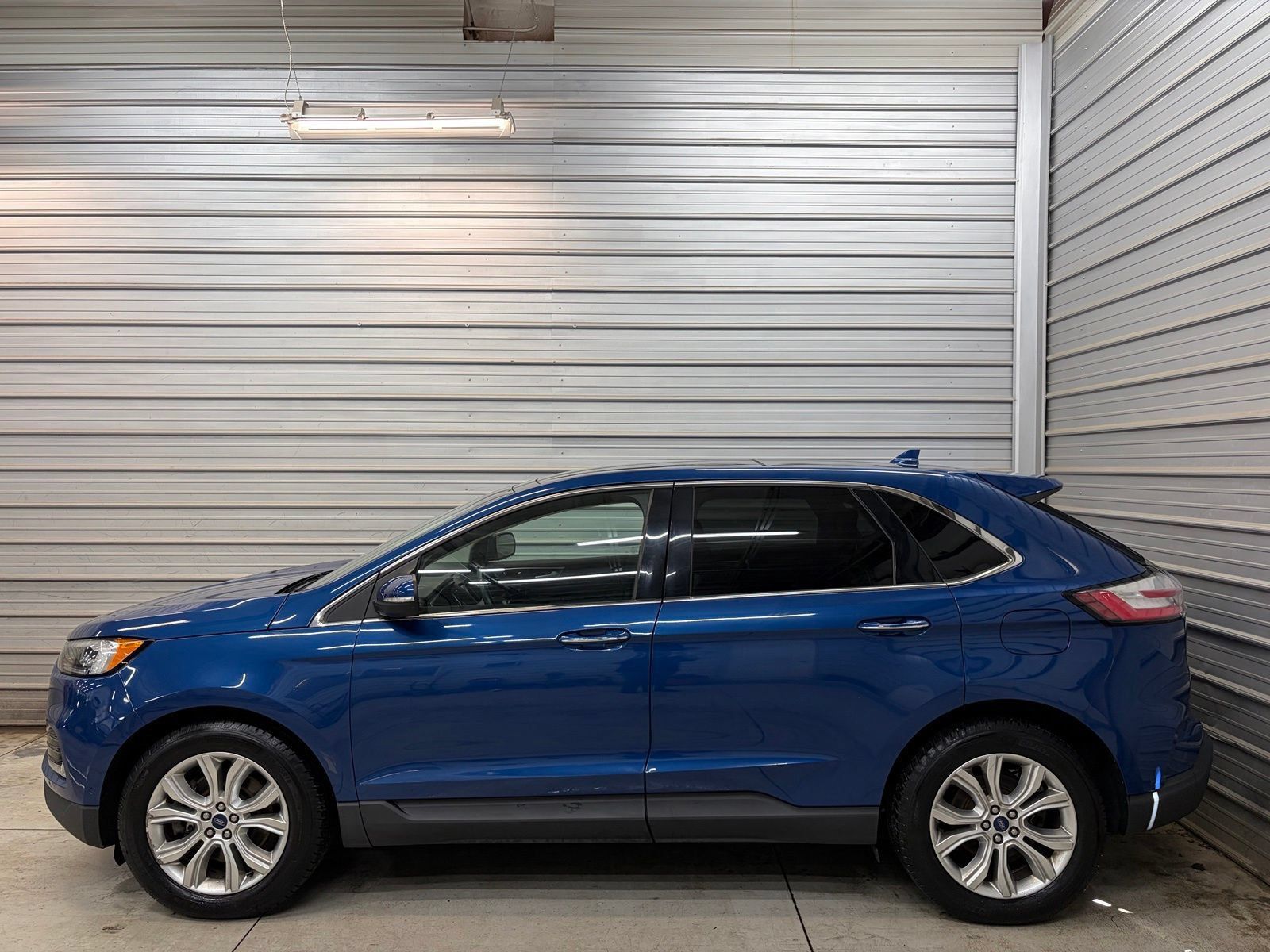 Used 2020 Ford Edge Titanium w/ Equipment Group 301A AWD/4WD image 6