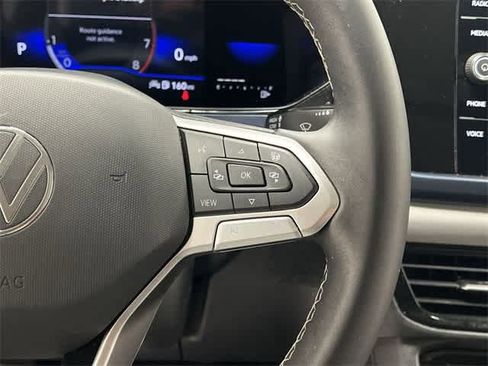 Certified 2023 Volkswagen Taos SE image 10