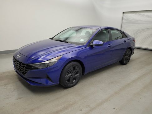 Used 2022 Hyundai Elantra SEL FWD image 2