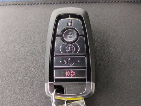 New 2026 Ford F350 Platinum w/ FX4 Off-Road Package image 29