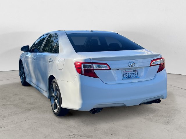 Used 2012 Toyota Camry SE w/ Leather Pkg FWD image 7