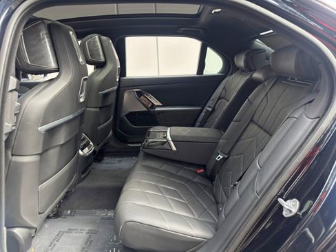 Used 2024 BMW i7 eDrive50 w/ M Sport Package RWD image 53
