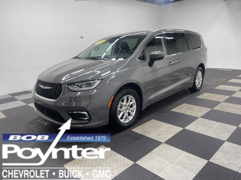 Used 2023 Chrysler Pacifica Touring-L image 1