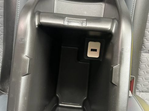 Used 2018 Chevrolet Colorado Z71 AWD/4WD image 32