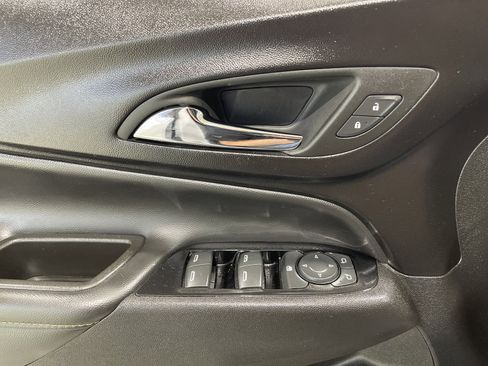 Used 2024 Chevrolet Equinox Premier AWD/4WD image 32