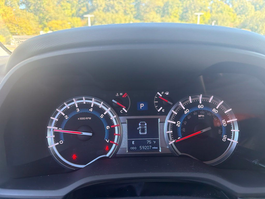Used 2018 Toyota 4Runner SR5 AWD/4WD image 12