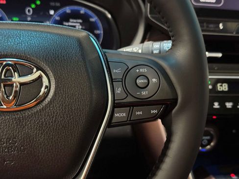 Used 2024 Toyota Venza Limited AWD/4WD image 12