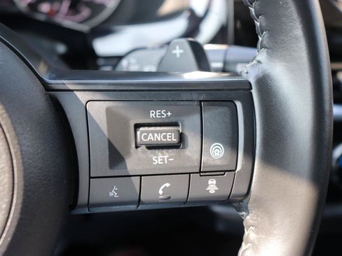Used 2025 Nissan Pathfinder SV AWD/4WD image 36