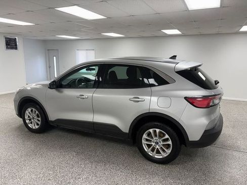 Used 2020 Ford Escape SE image 5