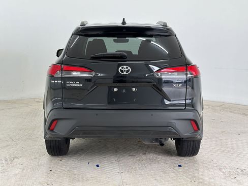 Used 2022 Toyota Corolla Cross XLE FWD image 10
