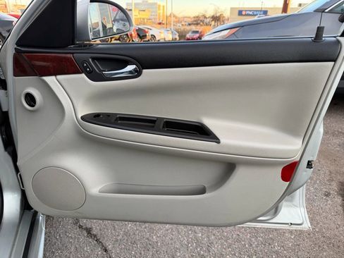 Used 2009 Chevrolet Impala LT image 17
