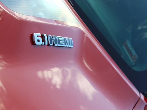 Used 2009 Dodge Challenger SRT8 w/ SRT Option Group II RWD image 15