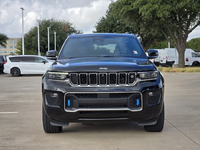 Used 2023 Jeep Grand Cherokee Overland w/ Advanced Protech Group III AWD/4WD image 2