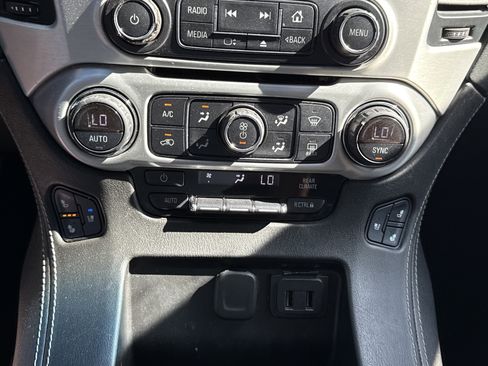 Used 2020 GMC Yukon XL SLT image 22