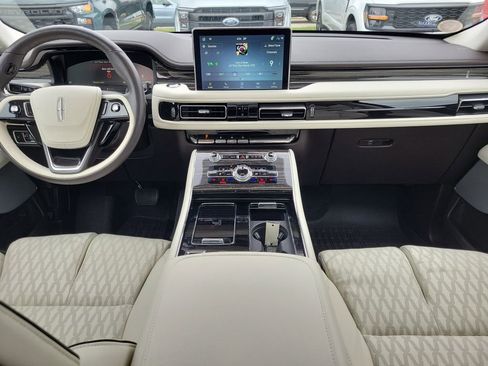 Certified 2023 Lincoln Aviator Black Label w/ Class IV Trailer Tow Package image 11