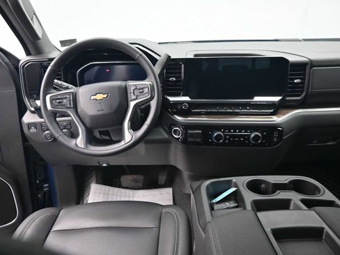 Used 2025 Chevrolet Silverado 2500 LT image 10