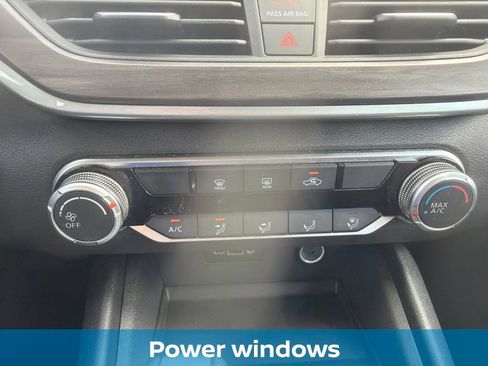 Used 2025 Nissan Altima 2.5 SV FWD image 6