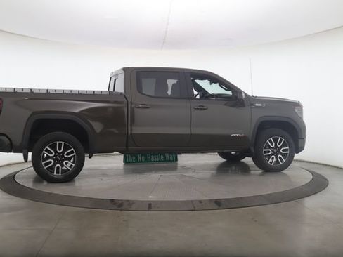 Used 2024 GMC Sierra 1500 AT4 w/ AT4 Preferred Package AWD/4WD image 6