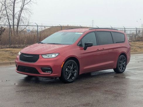 New 2026 Chrysler Pacifica Select image 7