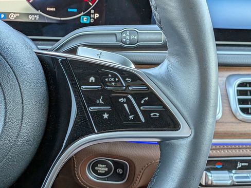 Used 2025 Mercedes-Benz GLE 450 4MATIC image 16