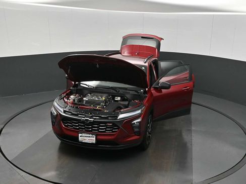 Used 2025 Chevrolet Trax RS w/ Driver Confidence Package image 27