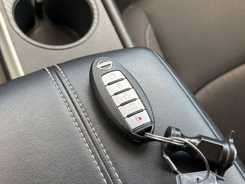 Used 2025 Nissan Altima 2.5 SV FWD image 21