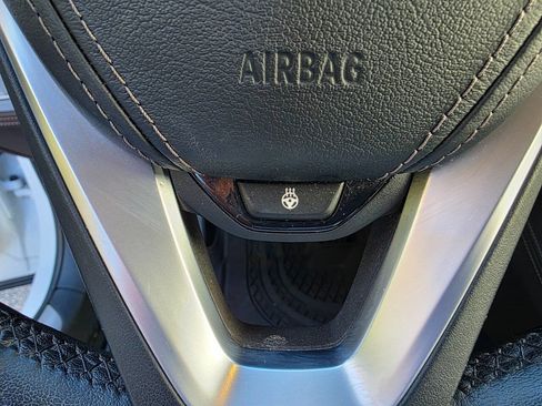 Used 2020 BMW 750i xDrive w/ Executive Package image 22