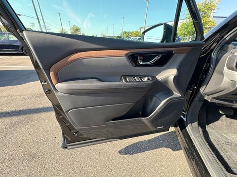 New 2026 Subaru Forester Touring AWD/4WD image 11