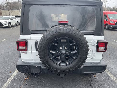 Used 2021 Jeep Wrangler Unlimited Sport image 12