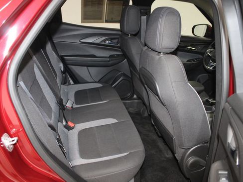 Used 2025 Chevrolet TrailBlazer LT w/ LT Cold Weather Package FWD image 29