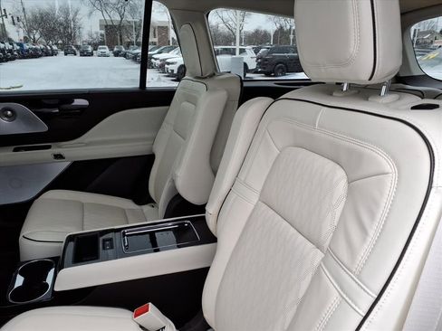 Used 2023 Lincoln Aviator Black Label w/ Dynamic Handling Package image 13