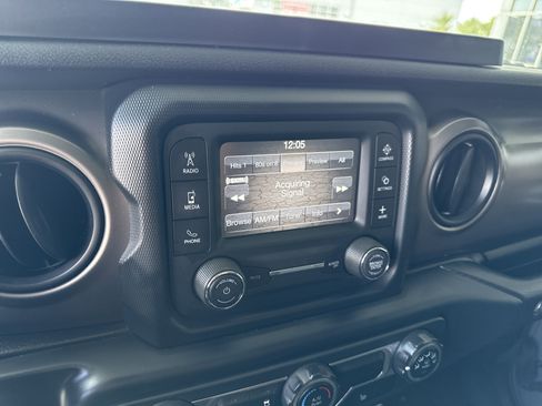 Used 2018 Jeep Wrangler Unlimited Sport S image 22