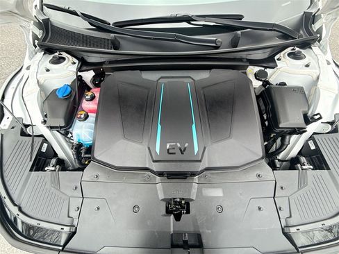 Used 2023 Hyundai Ioniq 5 Limited image 18