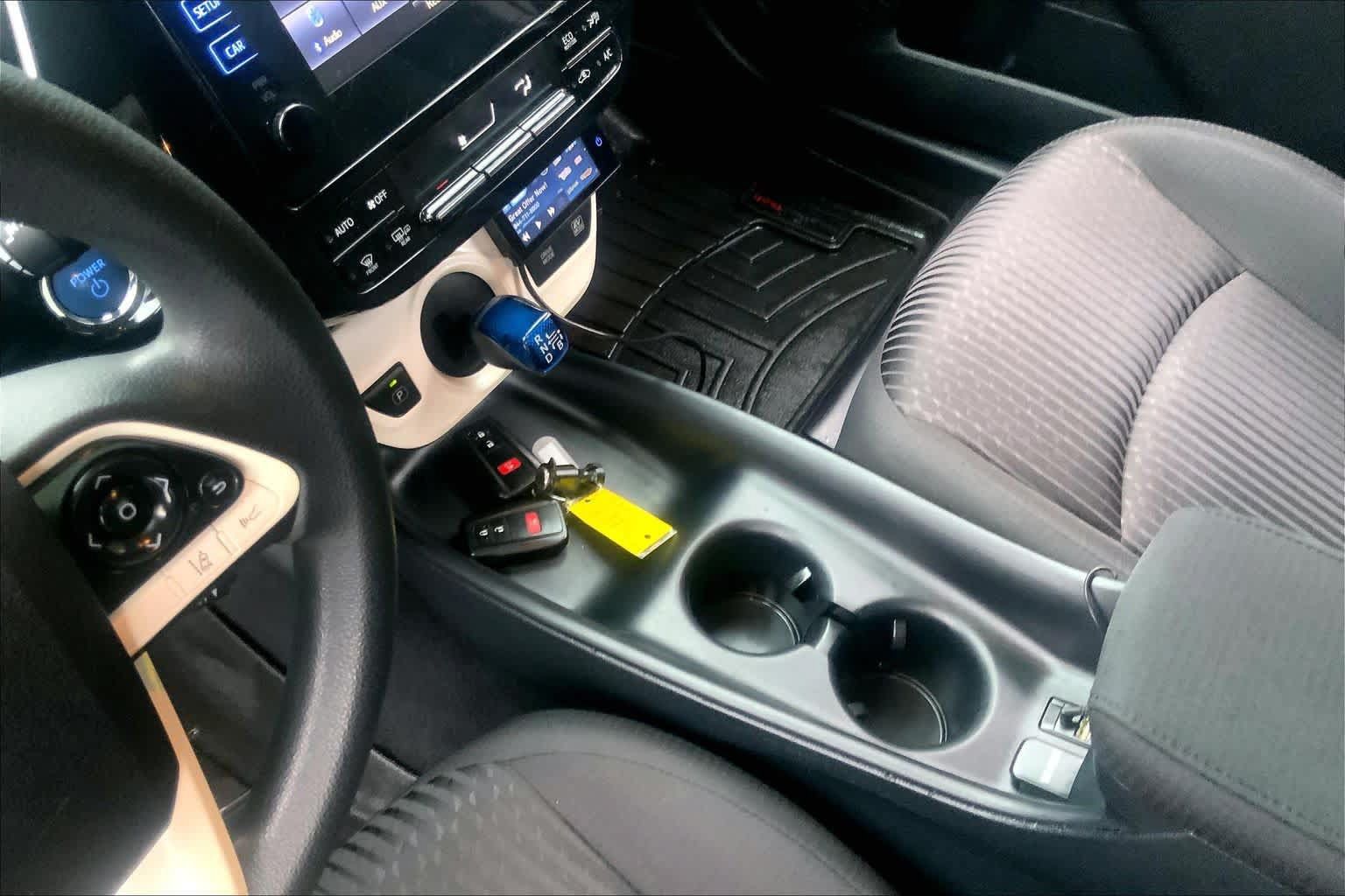 Used 2017 Toyota Prius Two FWD image 15